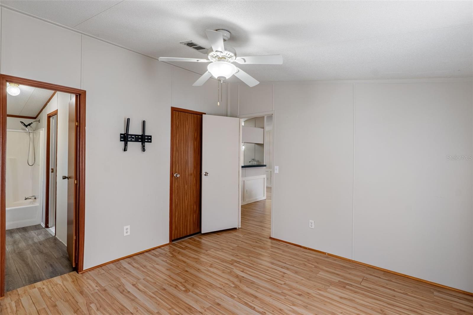LEISURE ACRES UNIT 01 - Residential