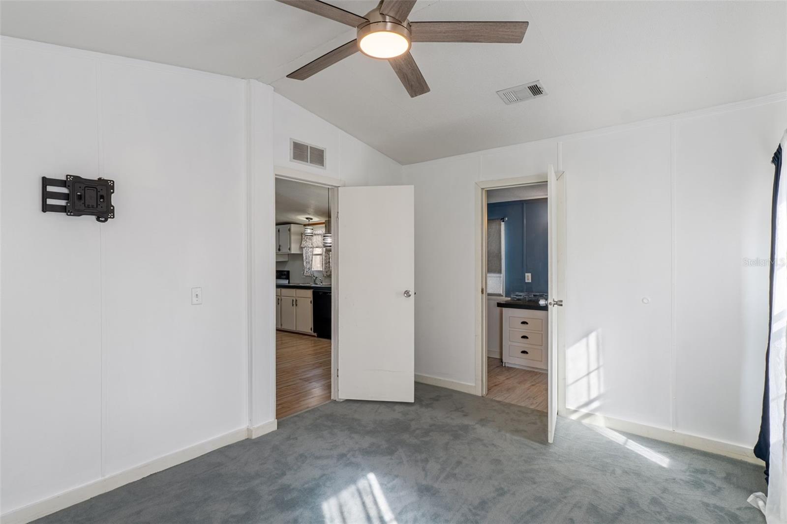 LEISURE ACRES UNIT 01 - Residential