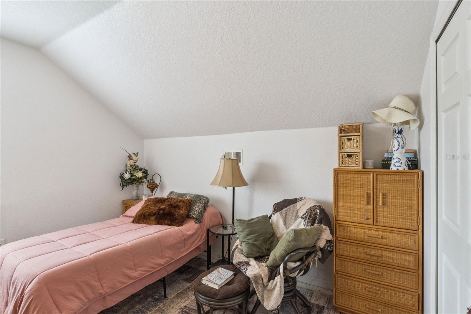 EAGLERIDGE PH 02 - Residential