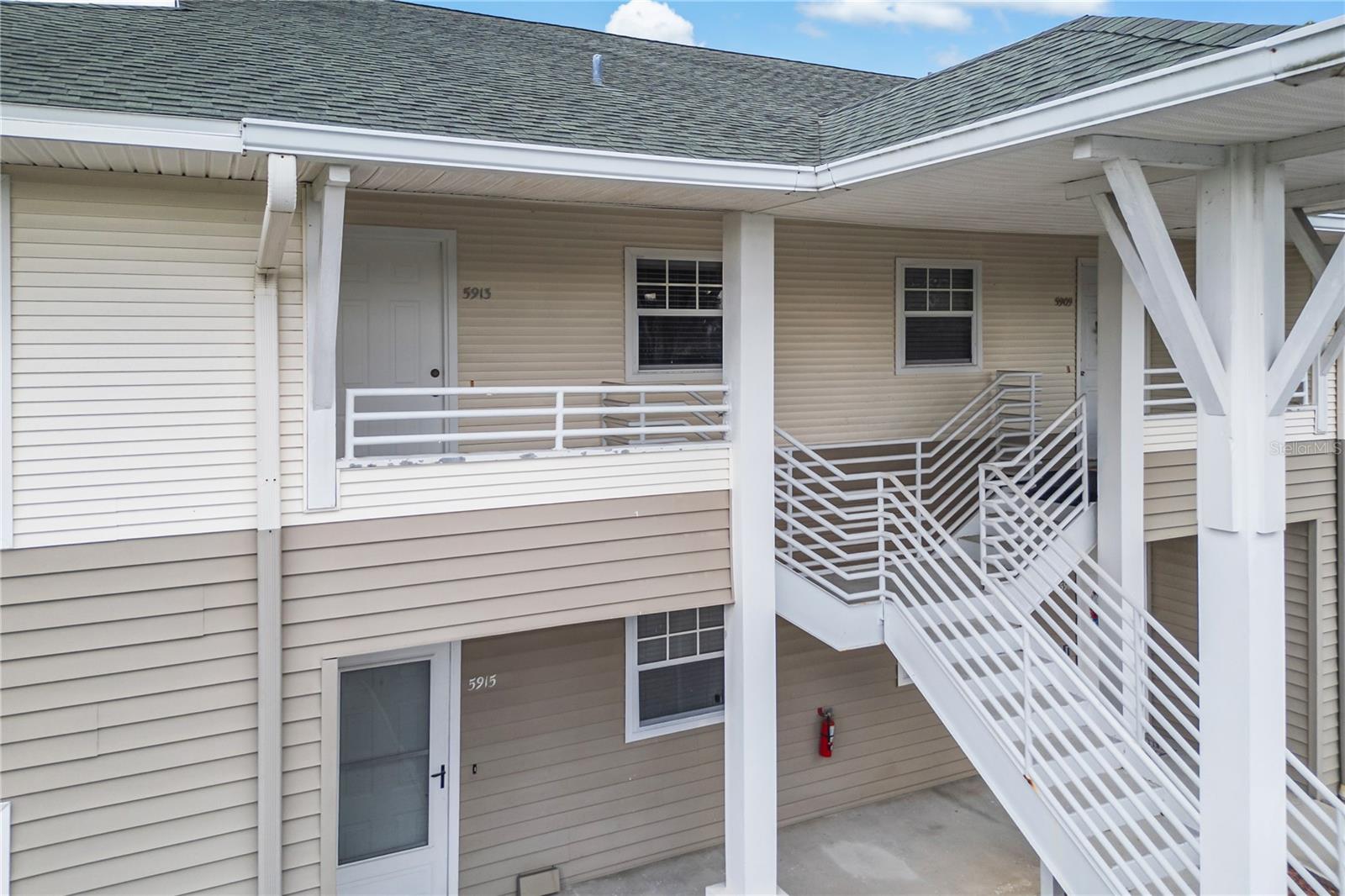 ST ANDREWS AT IMPERIALAKES CONDO - Residential