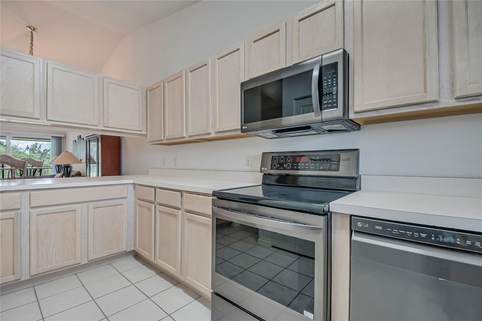 ST ANDREWS AT IMPERIALAKES CONDO - Residential