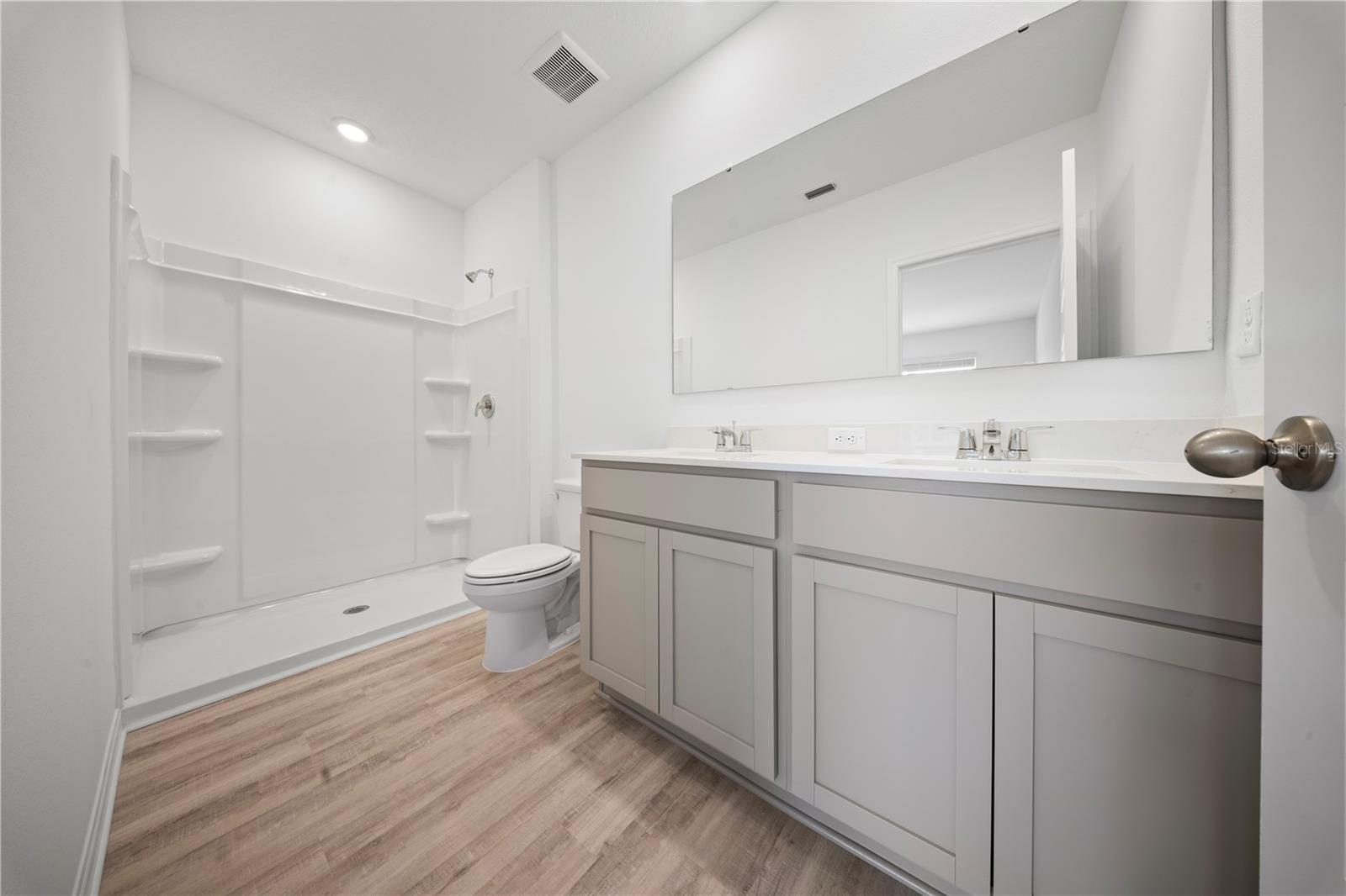 HAWTHORNE PH 3A-3B - Residential Lease