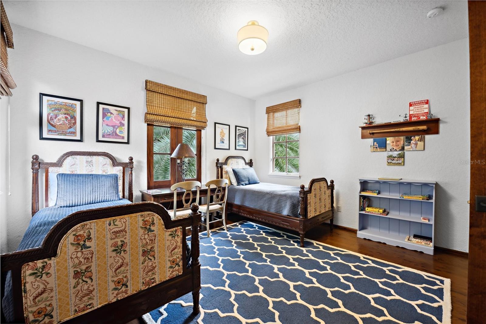 TWELVE OAKS - Residential