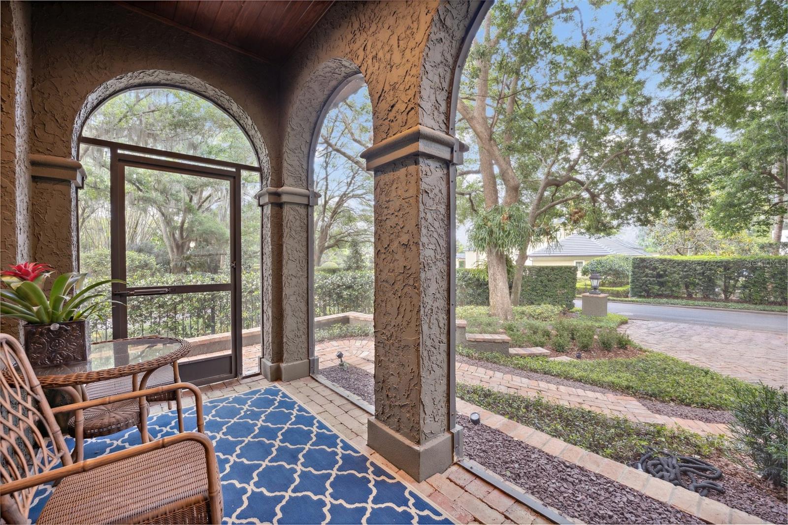 TWELVE OAKS - Residential