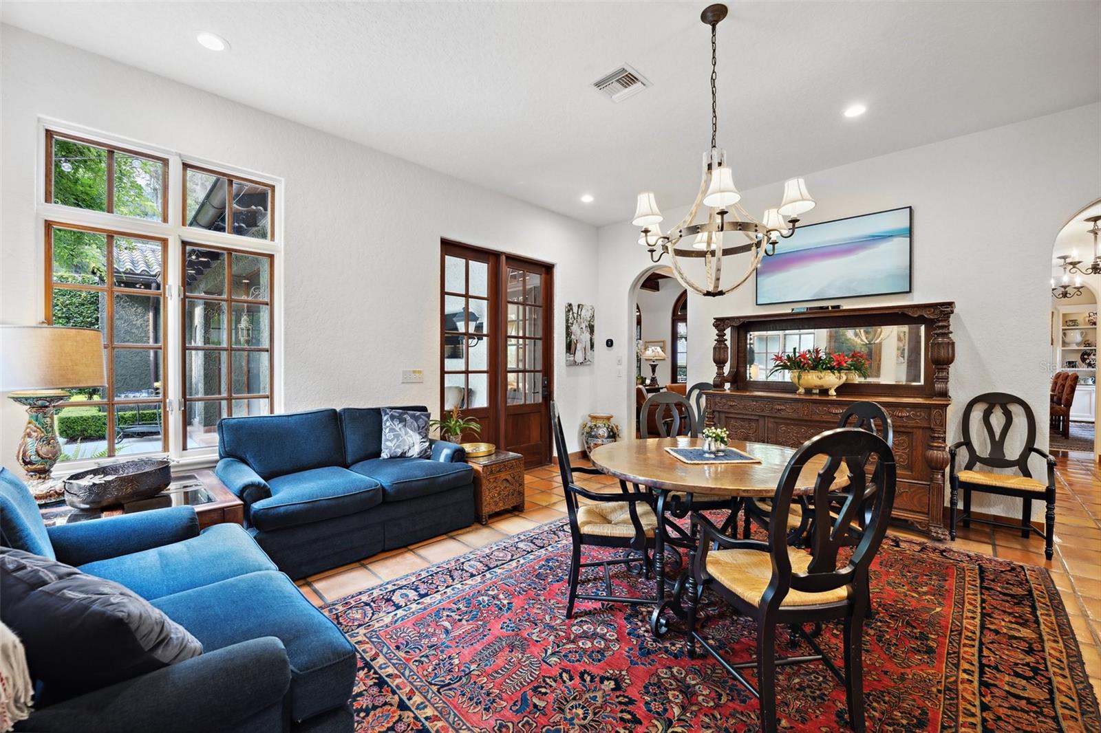 TWELVE OAKS - Residential