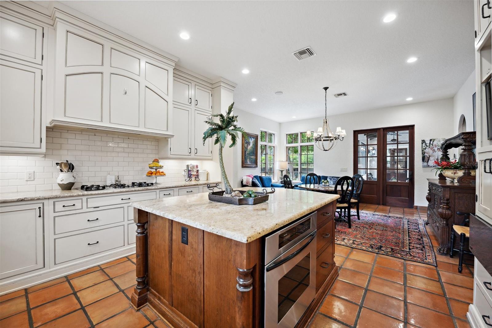TWELVE OAKS - Residential