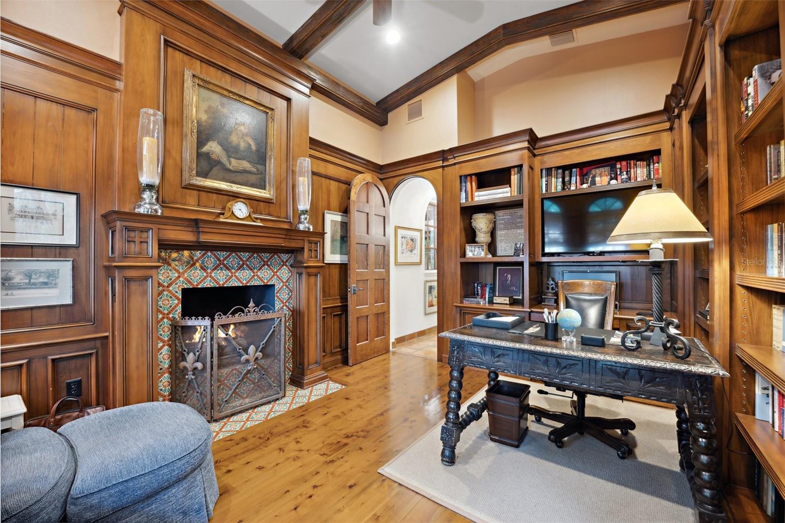 TWELVE OAKS - Residential