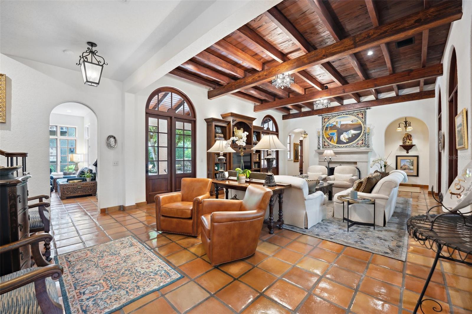 TWELVE OAKS - Residential