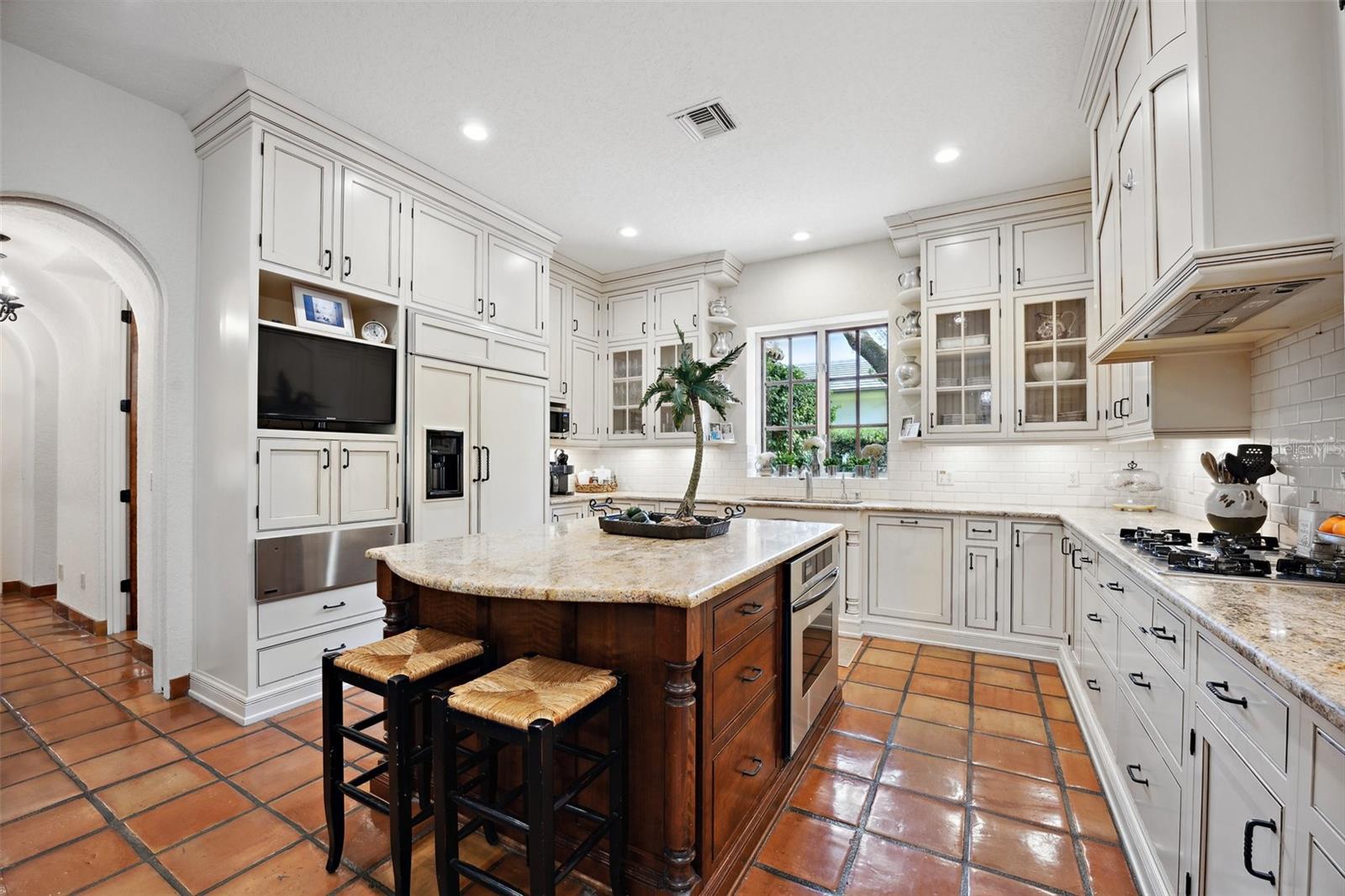 TWELVE OAKS - Residential