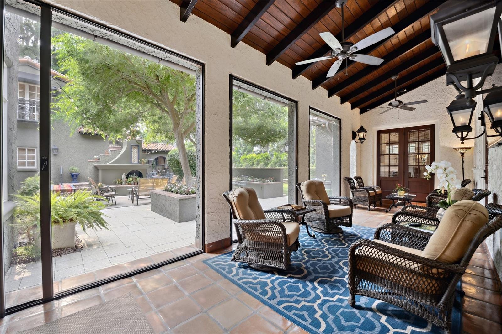 TWELVE OAKS - Residential