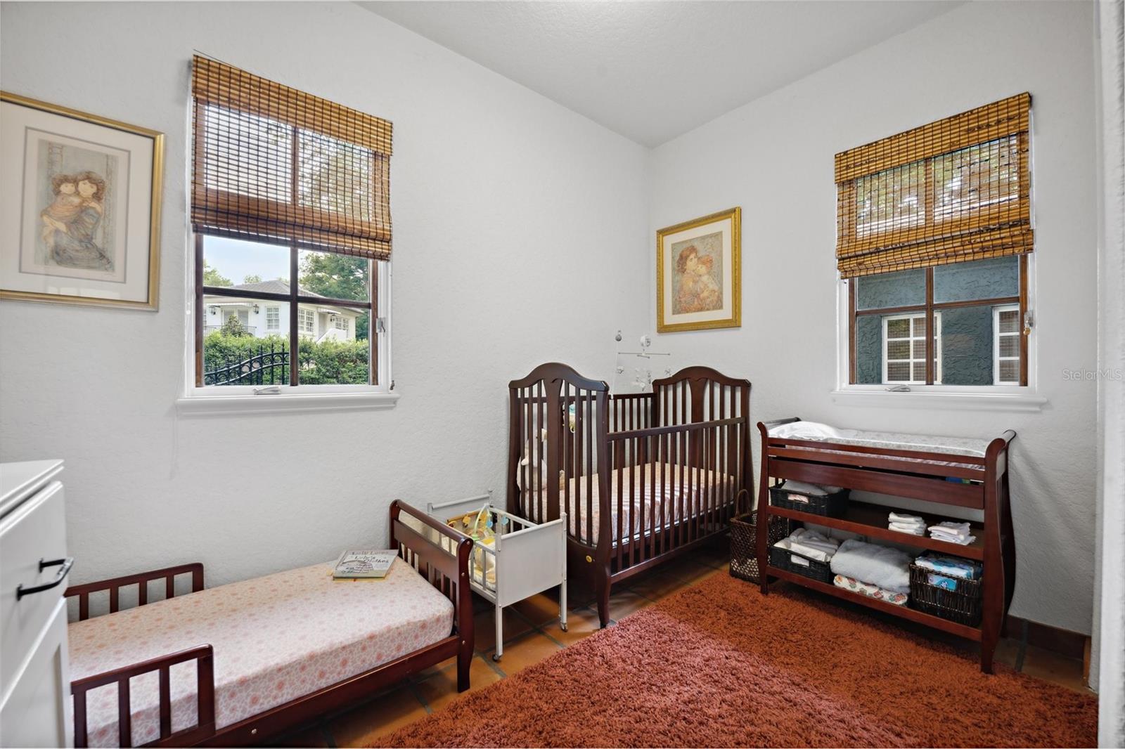 TWELVE OAKS - Residential