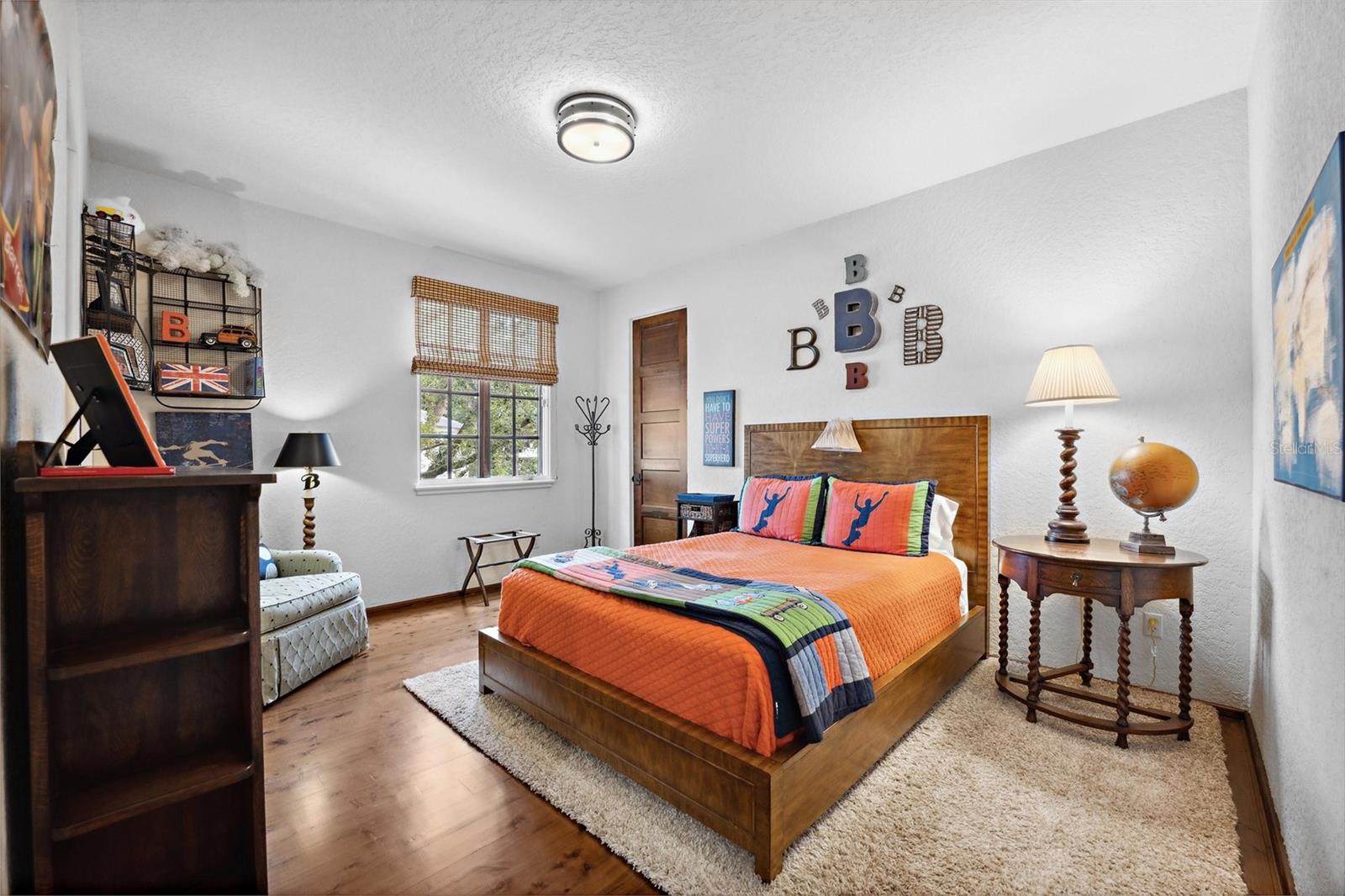 TWELVE OAKS - Residential
