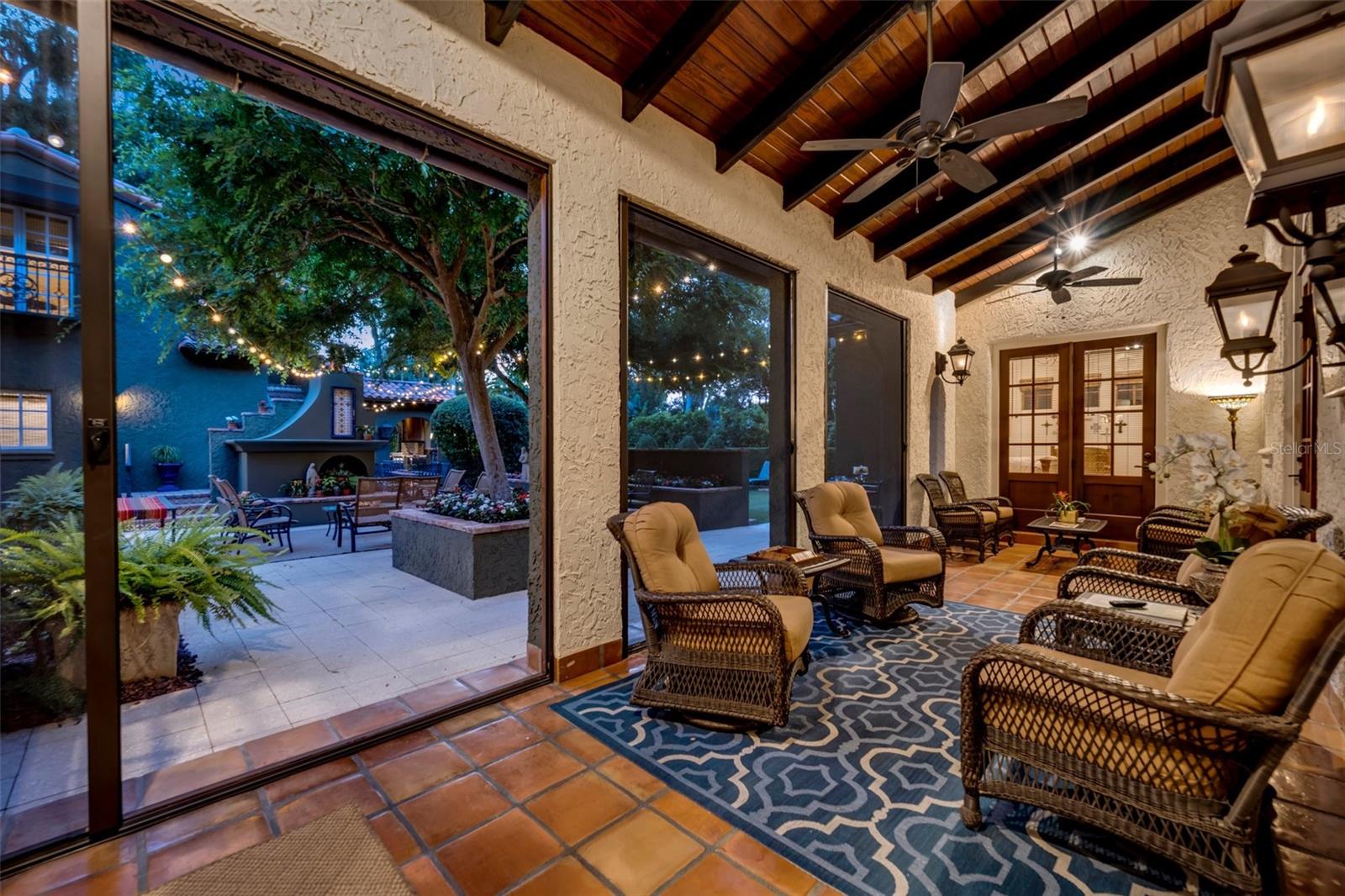 TWELVE OAKS - Residential