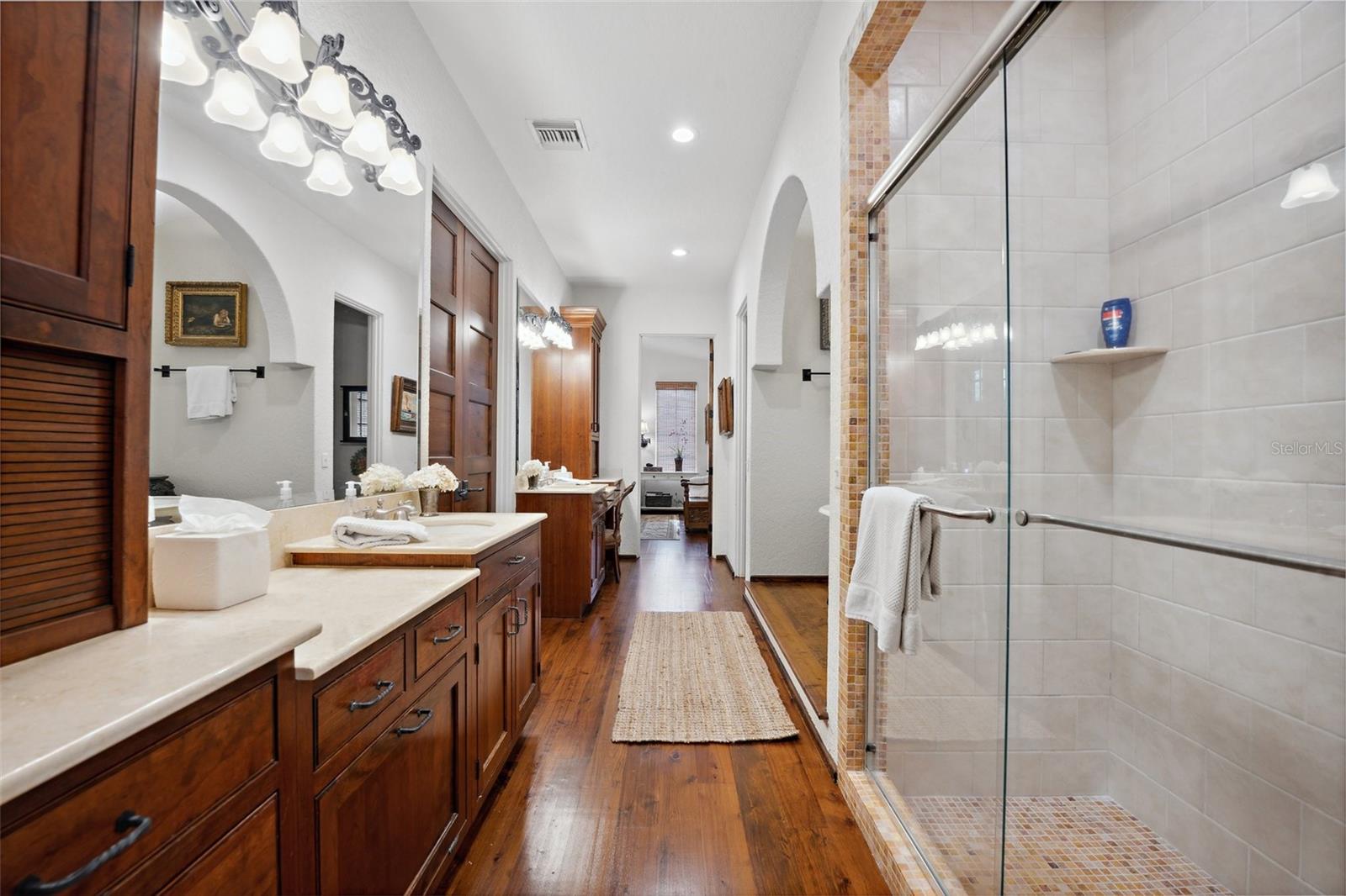 TWELVE OAKS - Residential