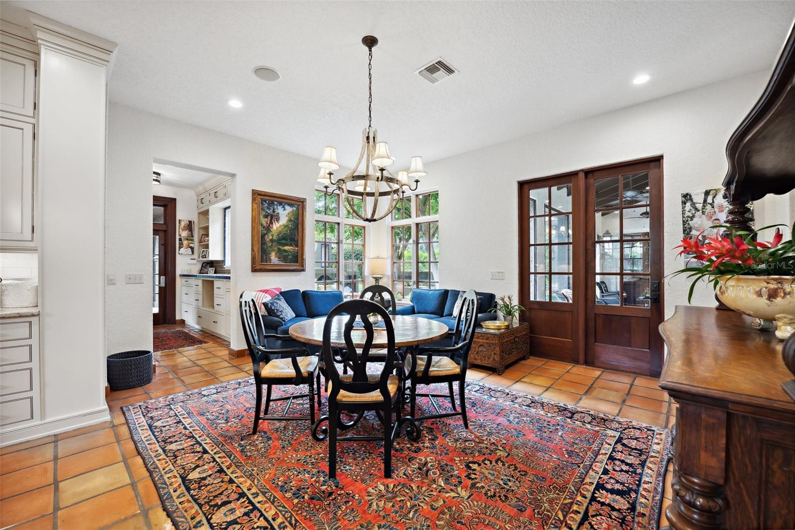 TWELVE OAKS - Residential