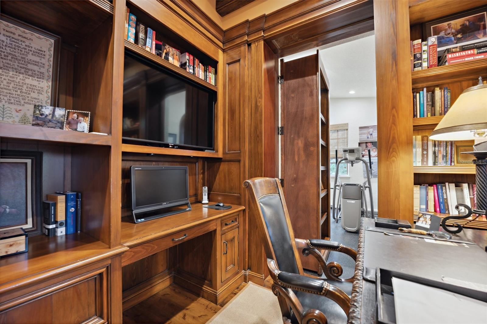 TWELVE OAKS - Residential