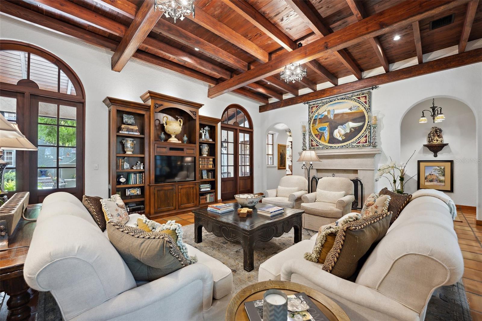 TWELVE OAKS - Residential