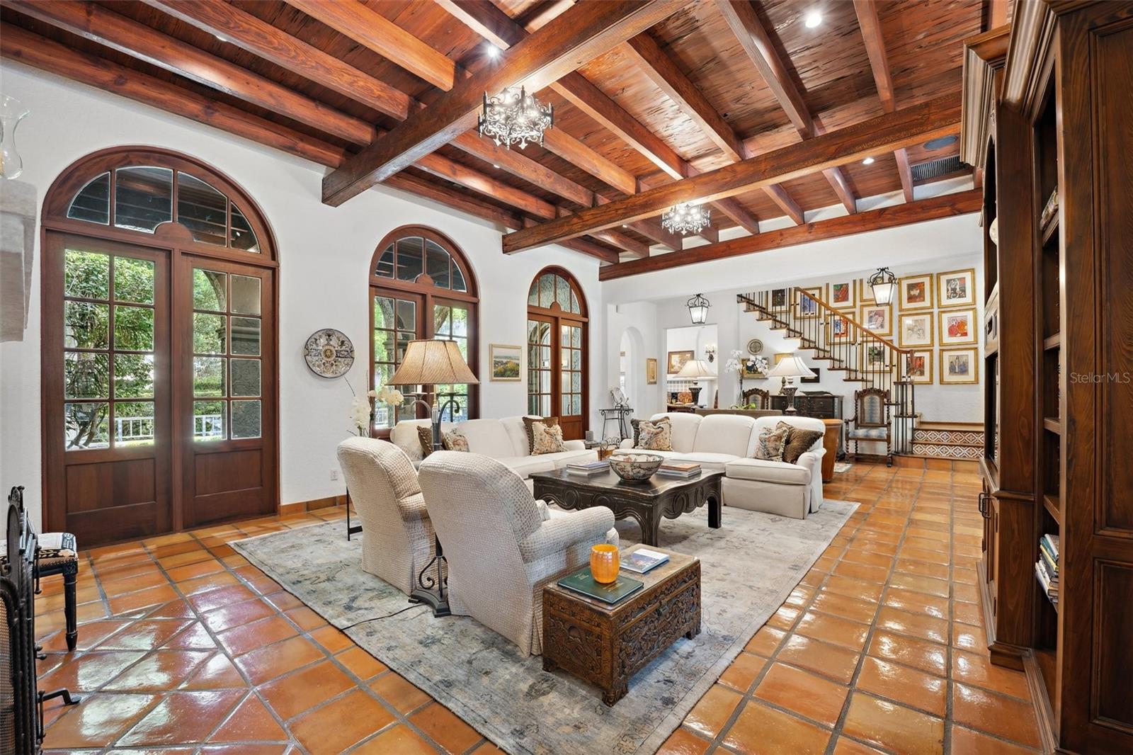 TWELVE OAKS - Residential