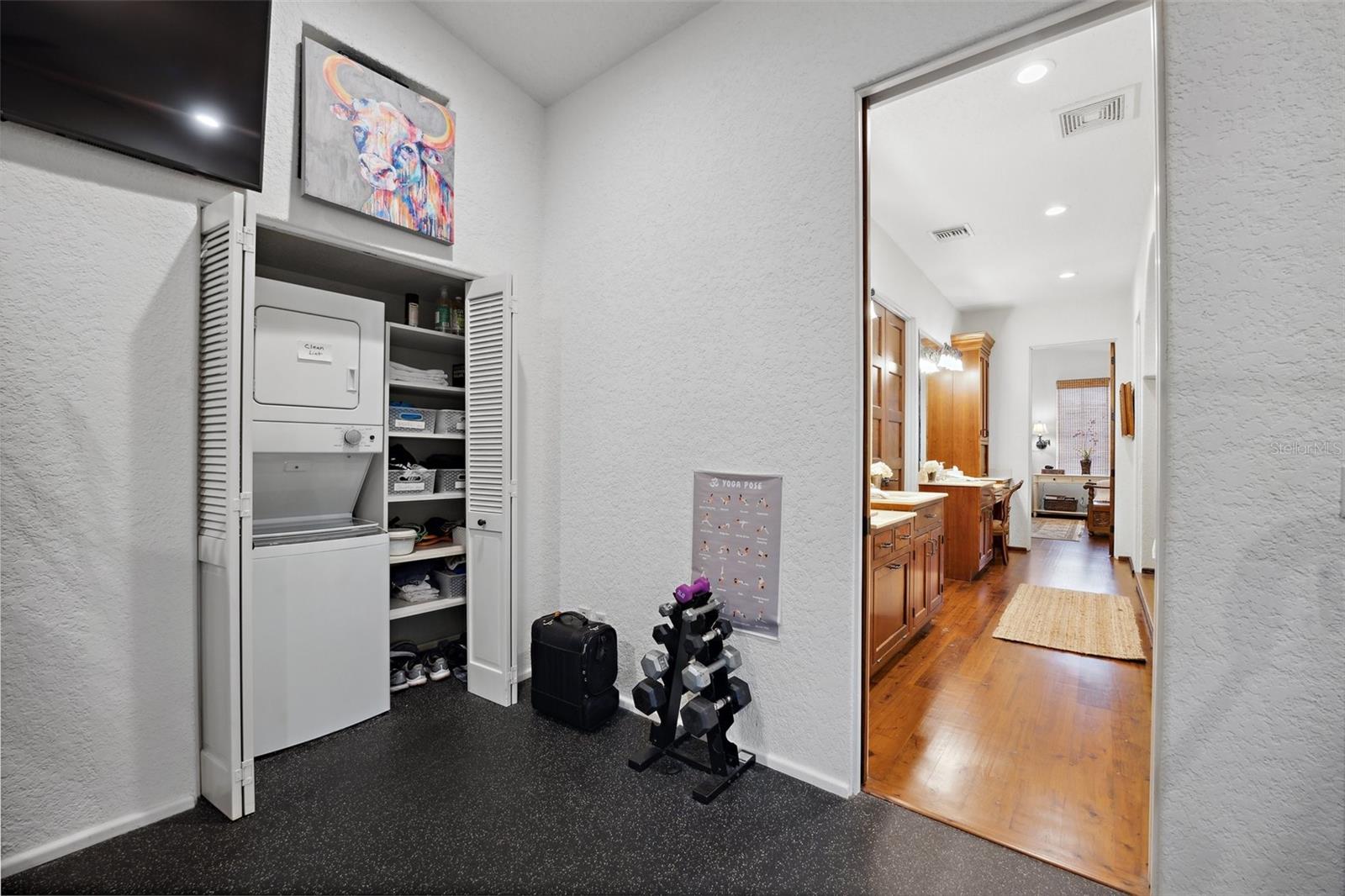 TWELVE OAKS - Residential
