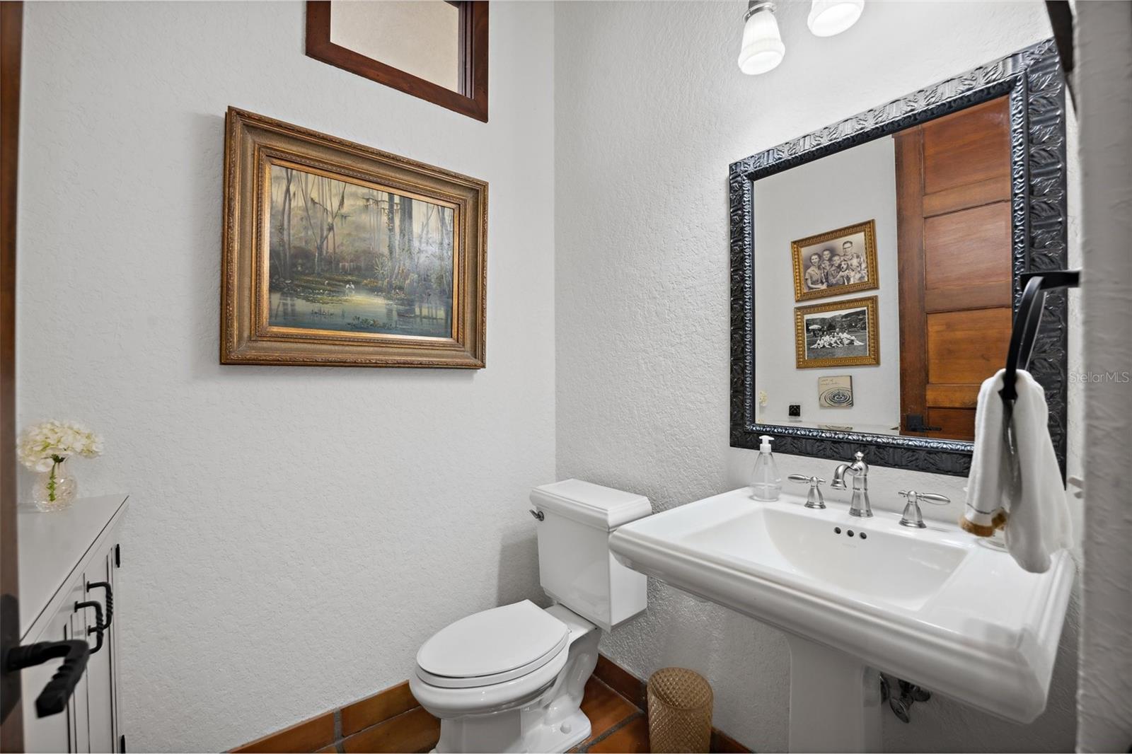 TWELVE OAKS - Residential