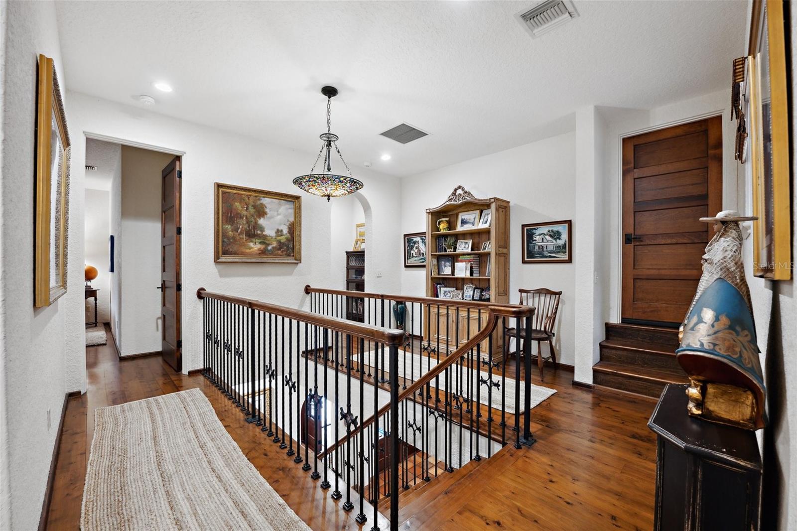TWELVE OAKS - Residential