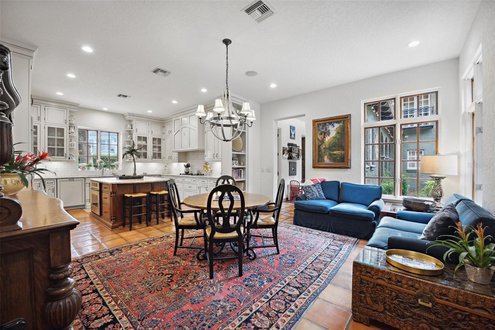 TWELVE OAKS - Residential