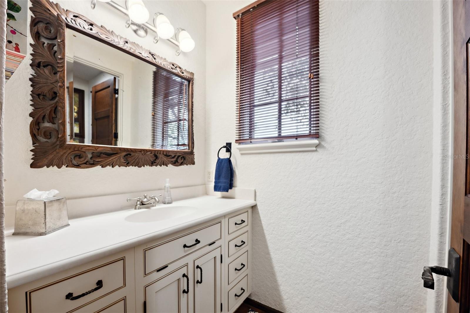 TWELVE OAKS - Residential