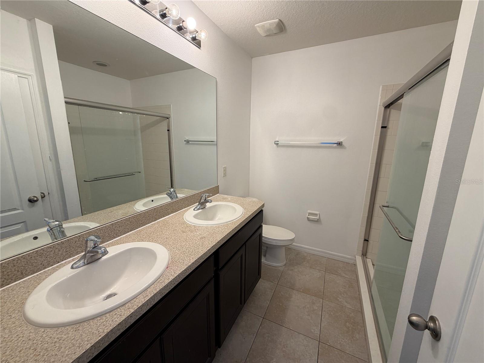 HIDDEN RIVER TWNHMS PH 2 - Residential Lease