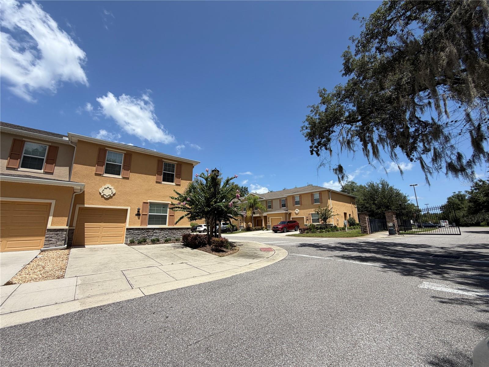 HIDDEN RIVER TWNHMS PH 2 - Residential Lease