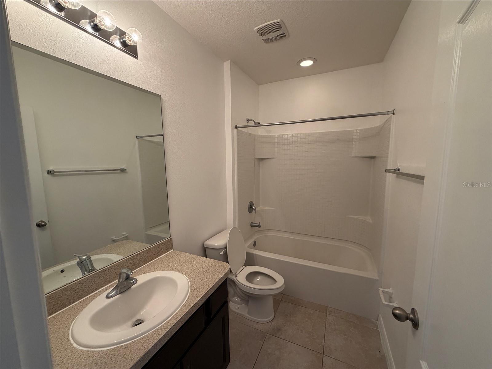 HIDDEN RIVER TWNHMS PH 2 - Residential Lease