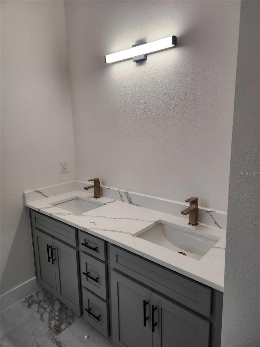 SPRING HILL - Residential Lease