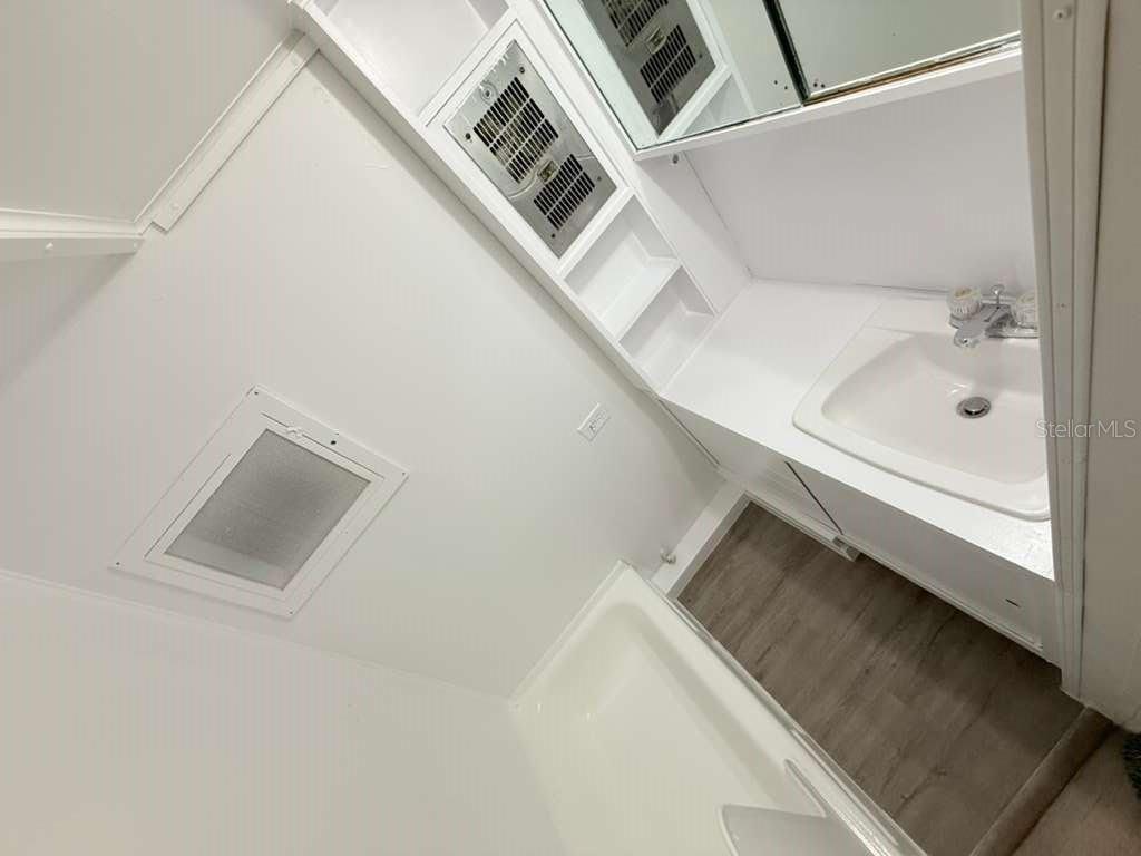 PALMONA PARK - Residential Lease