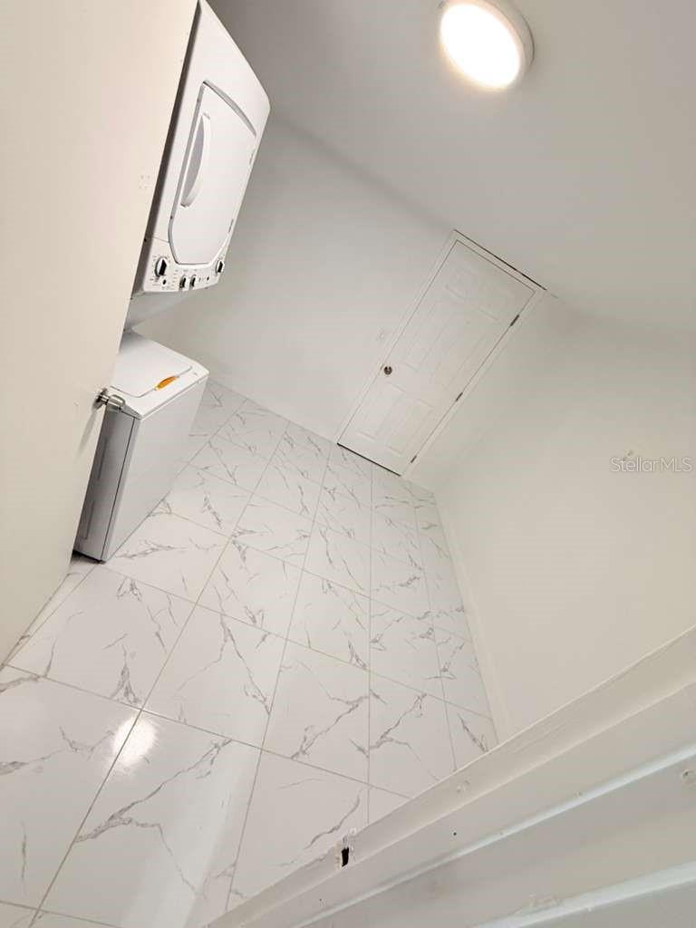 PALMONA PARK - Residential Lease