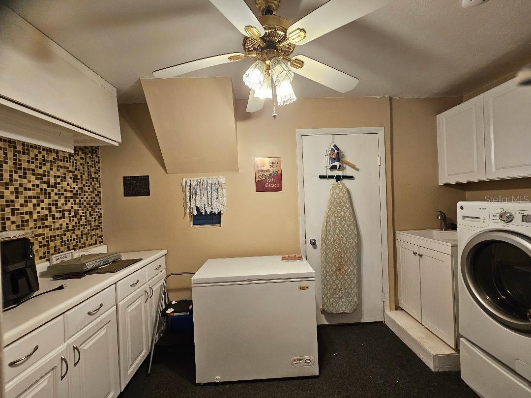 DEL WEBBS SUN CITY FLORIDA UN - Residential