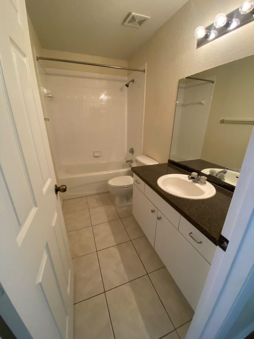 EMERALD POINTE TWNHMS AT TAMPA PALMS - Residential Lease