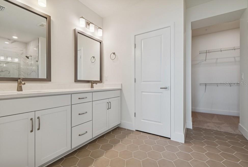 EMERALD LANDING AT WATERSIDE - Residential