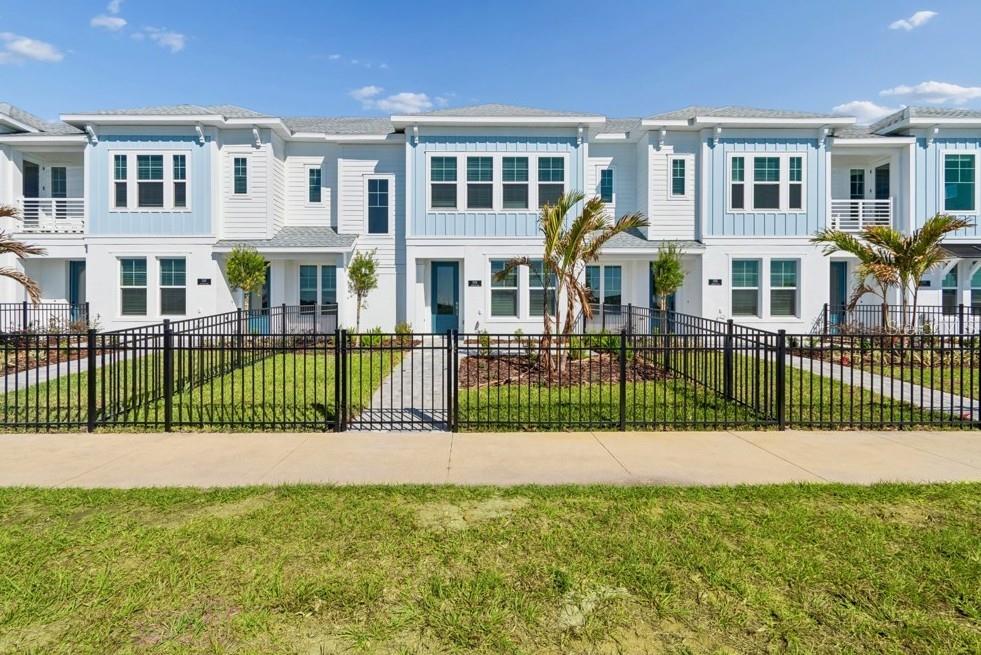 EMERALD LANDING AT WATERSIDE - Residential