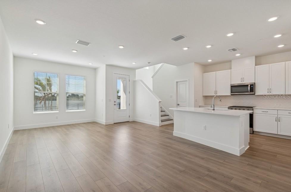 EMERALD LANDING AT WATERSIDE - Residential