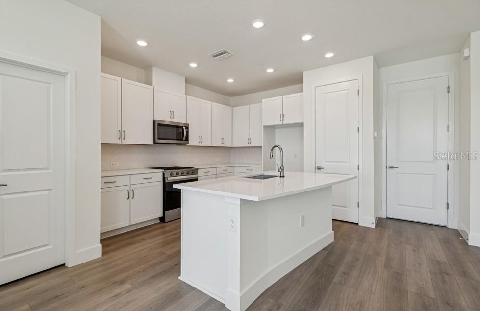 EMERALD LANDING AT WATERSIDE - Residential