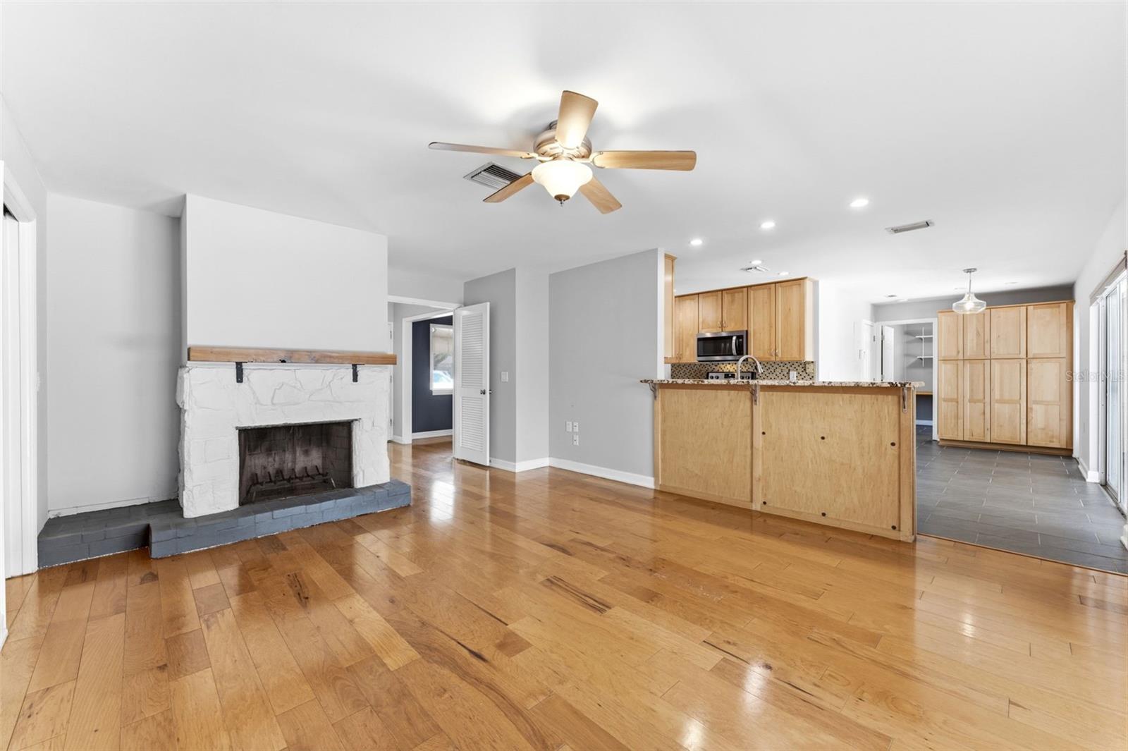 CARROLLWOOD SUB UNIT 18 - Residential