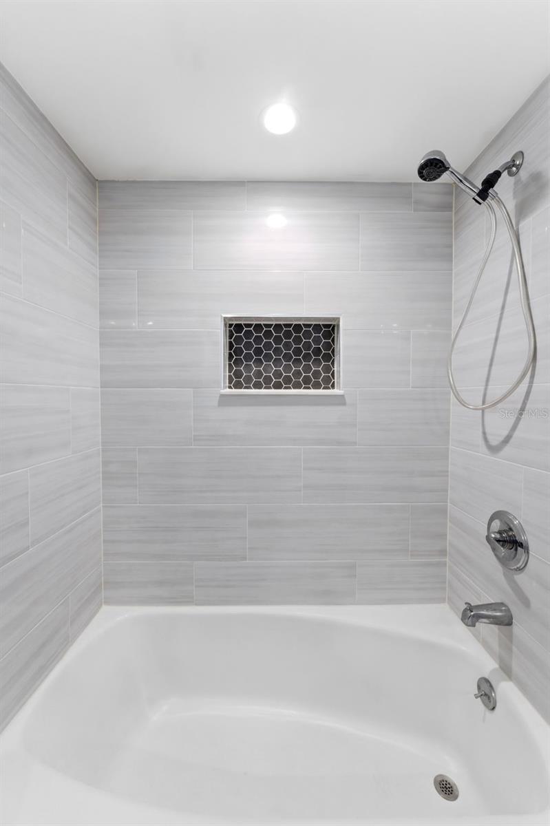 CARROLLWOOD SUB UNIT 18 - Residential