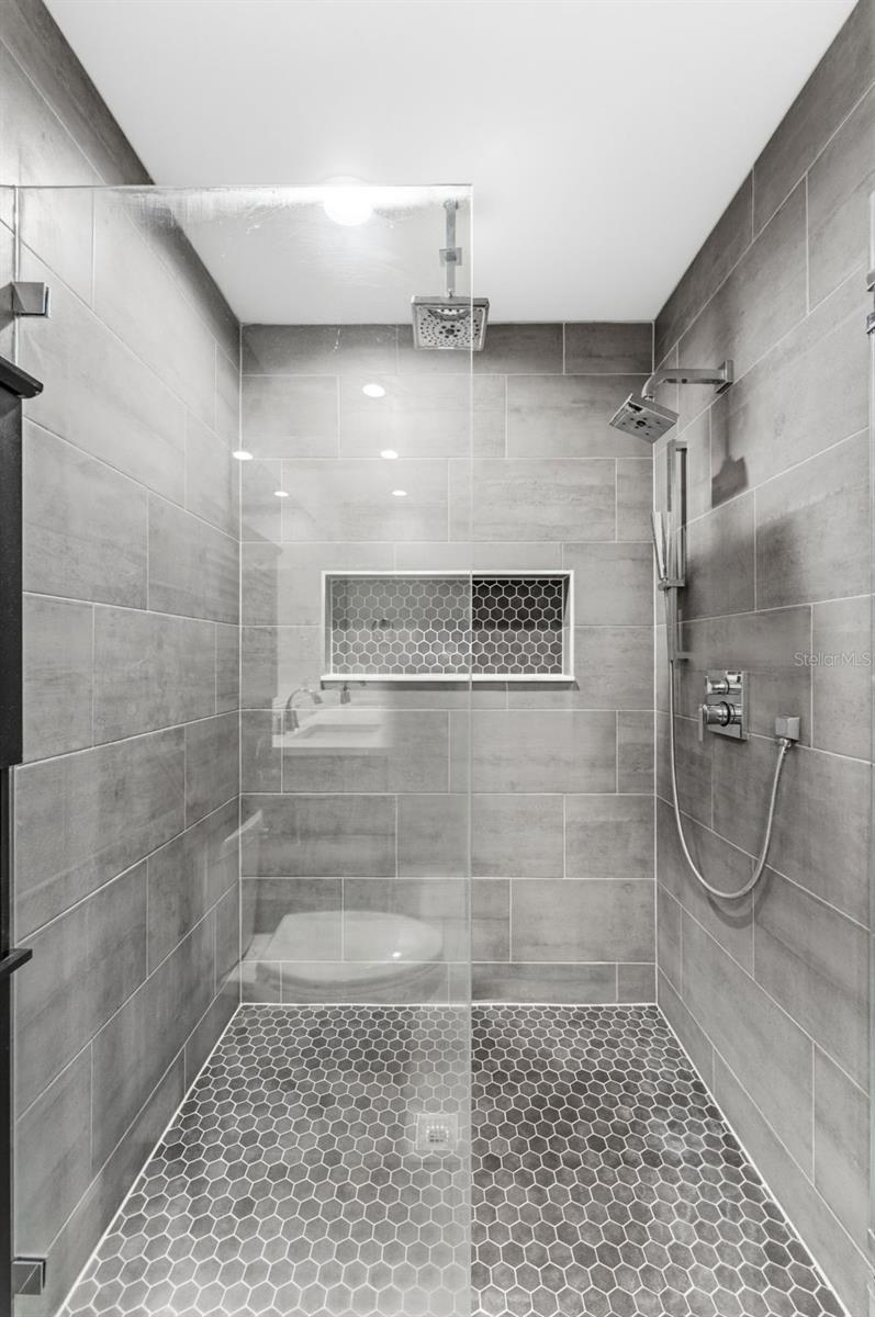 CARROLLWOOD SUB UNIT 18 - Residential