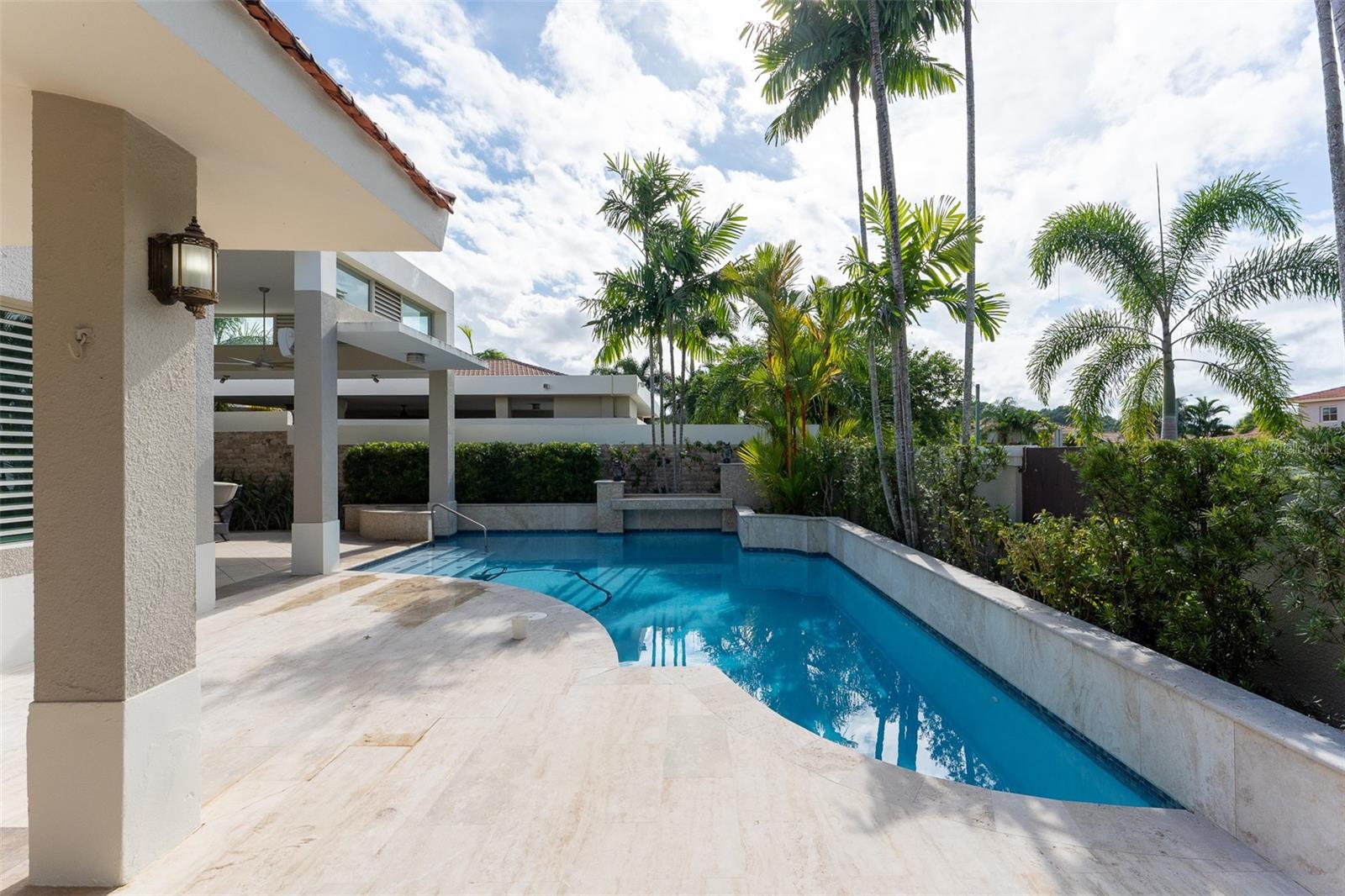 SABANERA DE DORADO - Residential