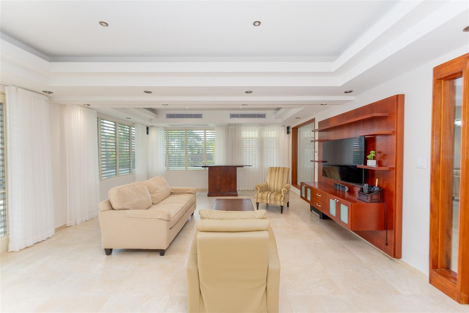 SABANERA DE DORADO - Residential