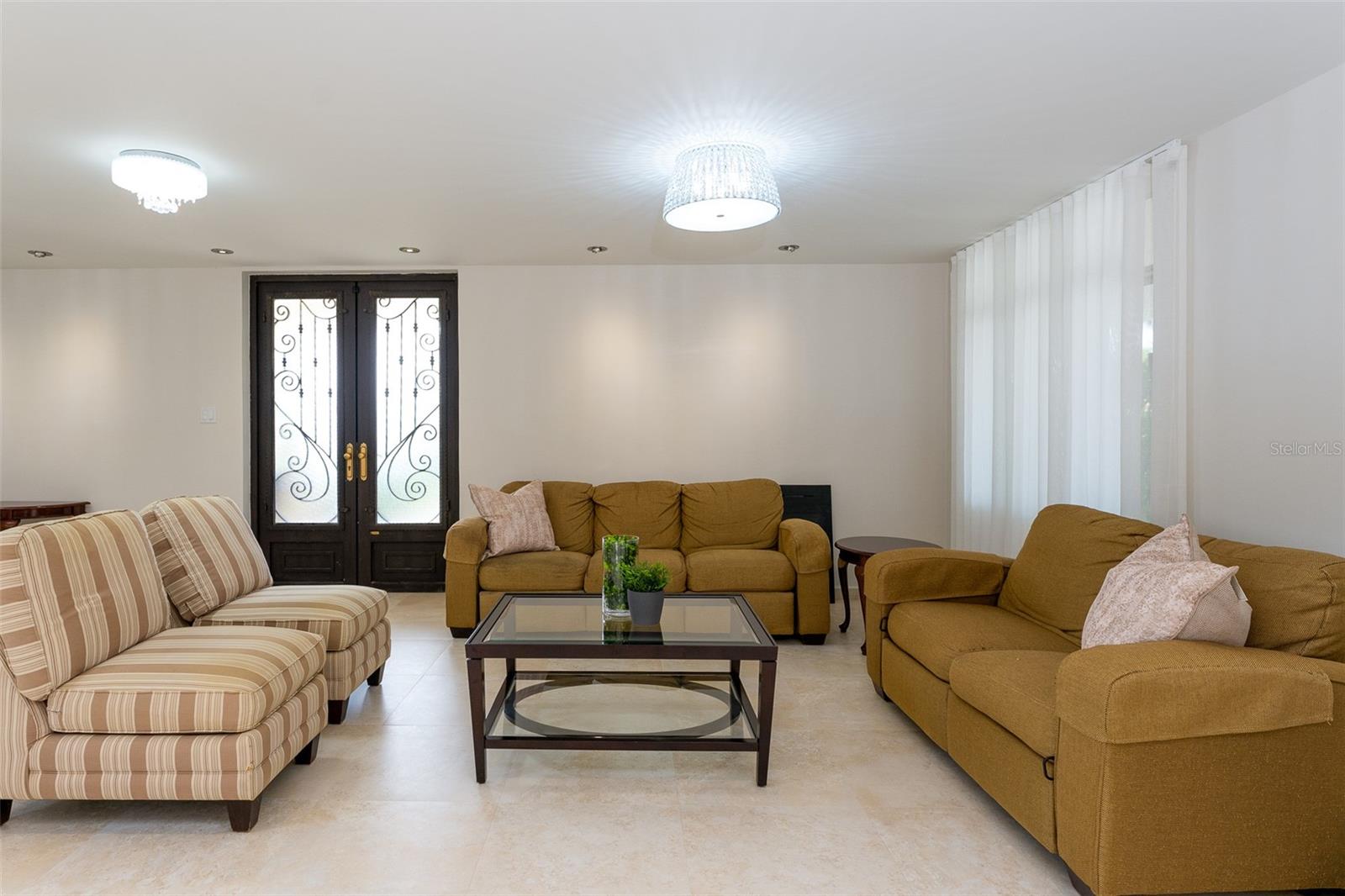 SABANERA DE DORADO - Residential