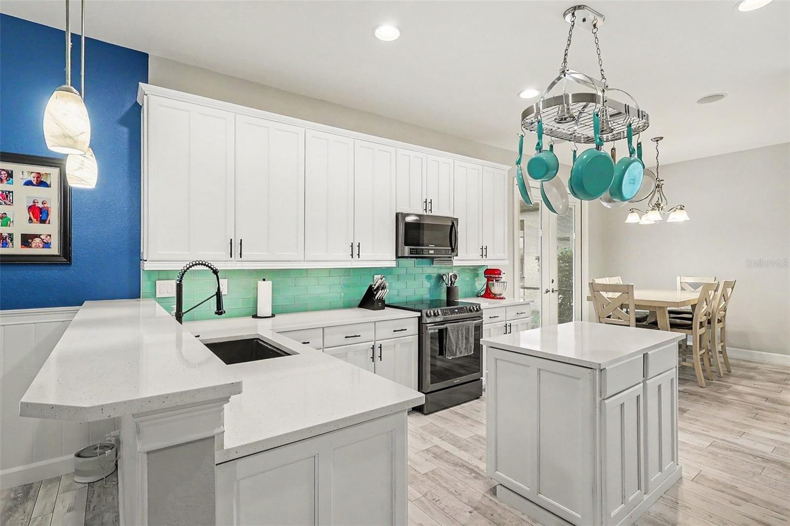 GLADIOLUS PRESERVE - Residential