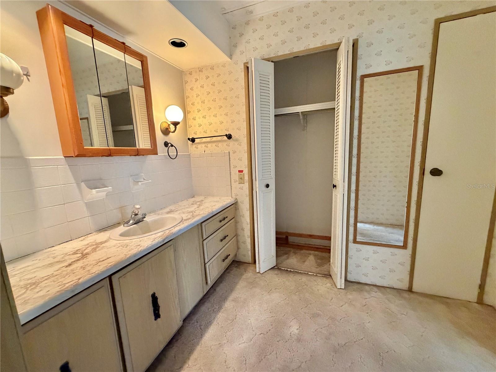 HAWTHORNE AT LEESBURG A COOP - Residential
