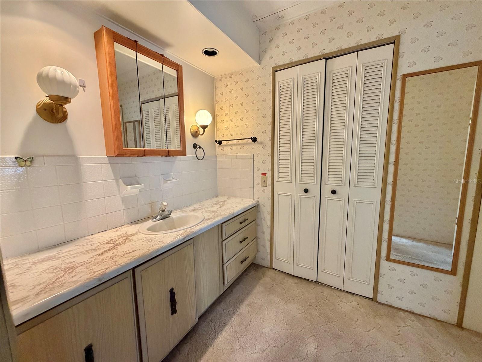 HAWTHORNE AT LEESBURG A COOP - Residential