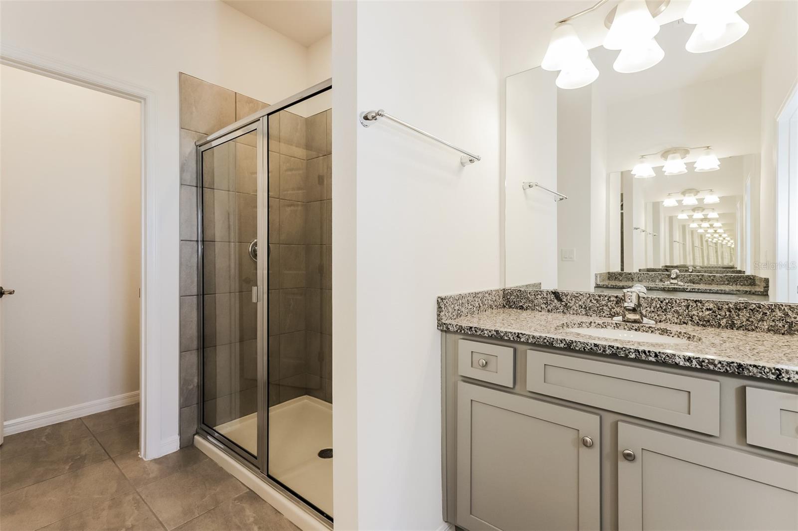 WINDSOR RESERVE PH 1 - Residential Lease