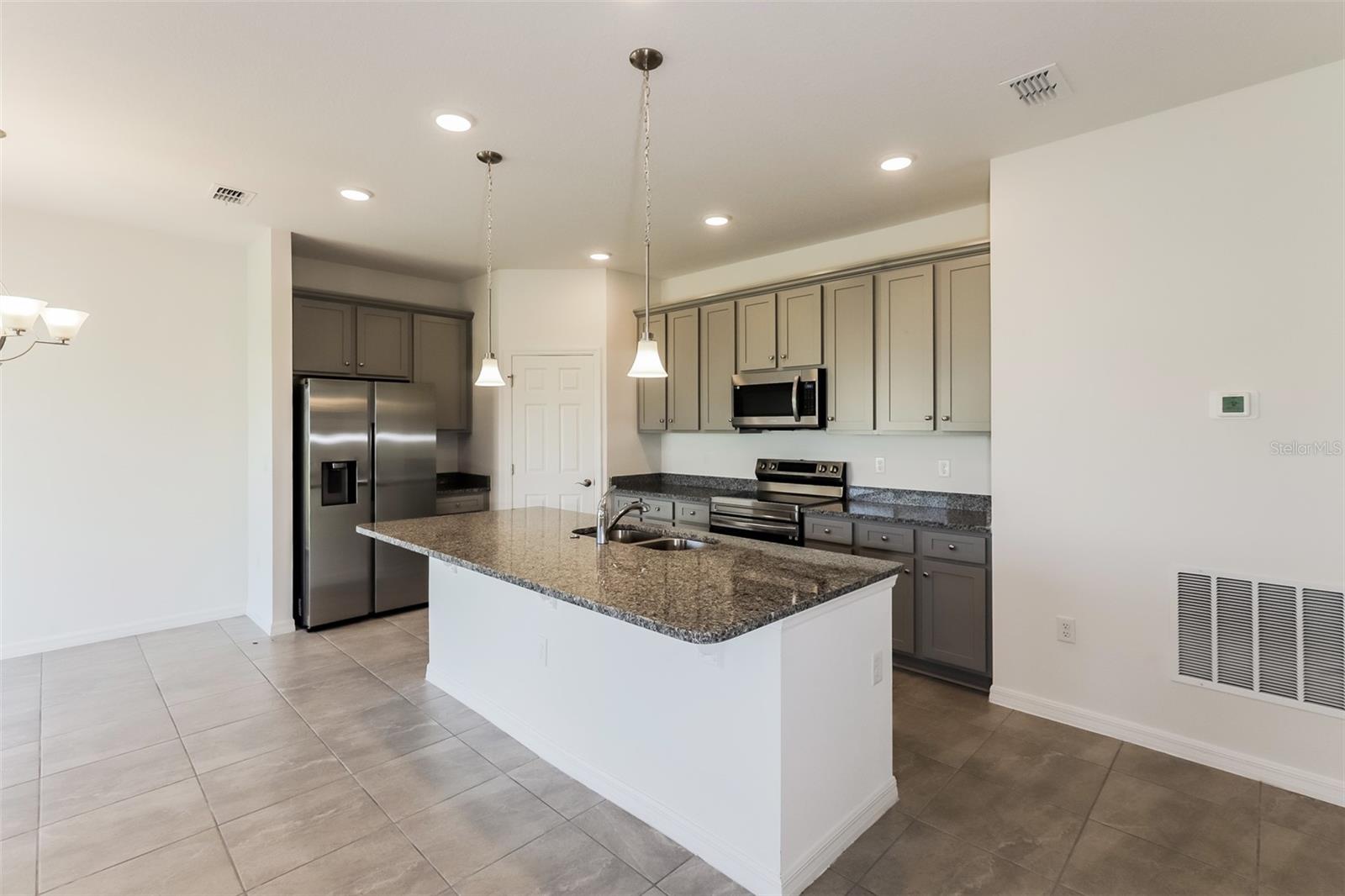 WINDSOR RESERVE PH 1 - Residential Lease